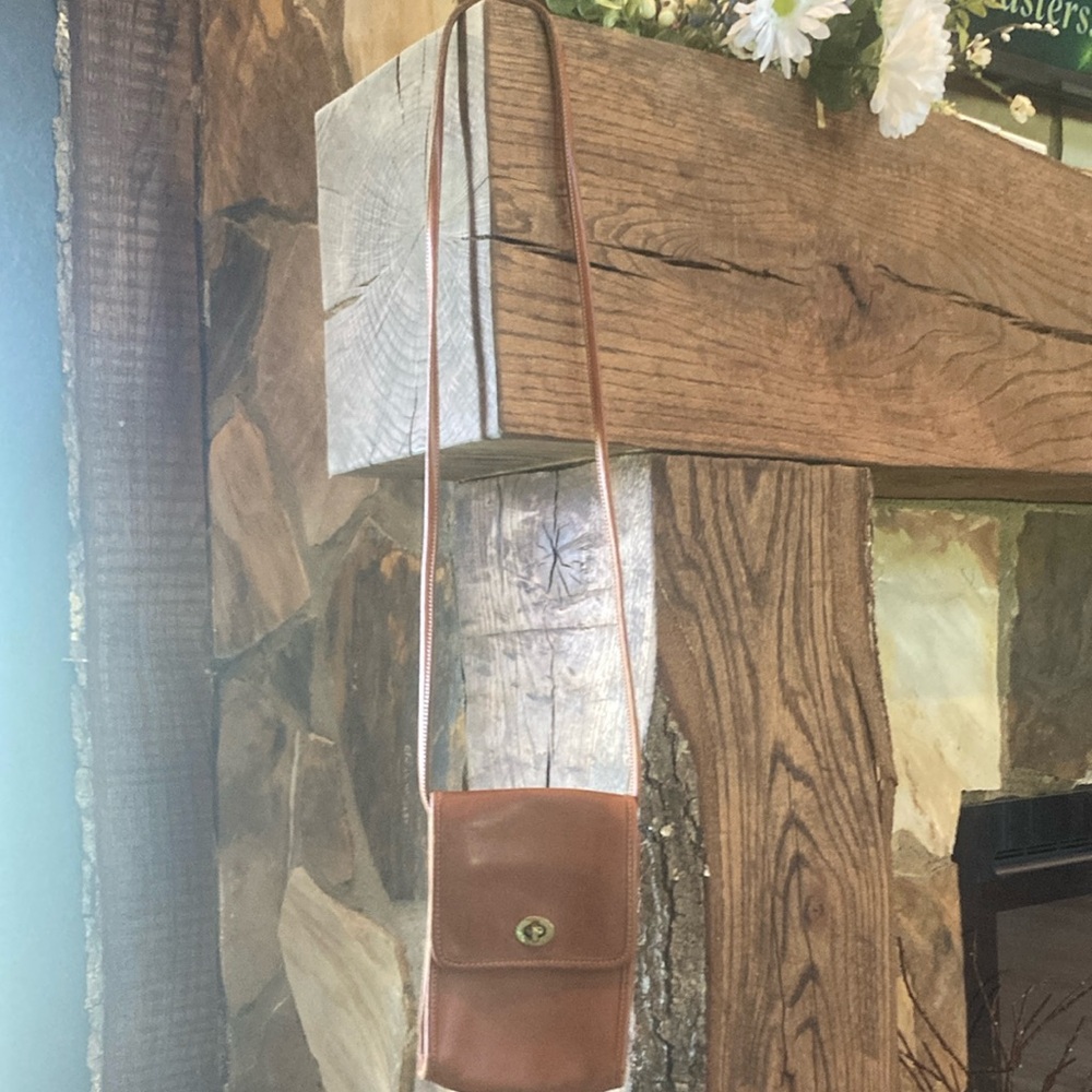 VINTAGE COACH Brown Leather Crossbody Bag